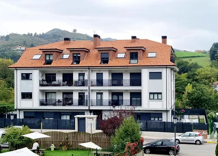 A Orillas Del Rio Sella 아파트